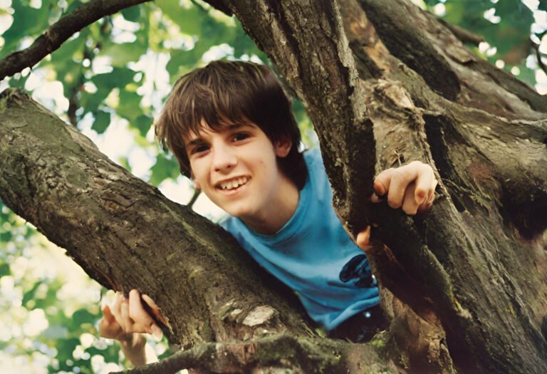 At 12, I found myself entangled between two sturdy branches of an ancient tree. about die ,a stranger saved my life before dying.